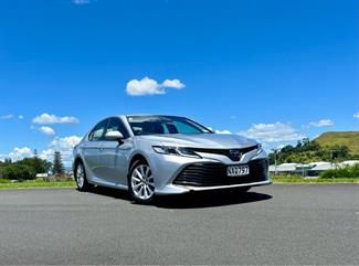 2020 Toyota Camry - Thumbnail