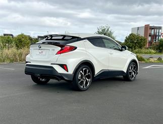 2021 Toyota C-HR - Thumbnail