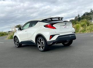 2021 Toyota C-HR - Thumbnail