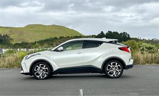 2021 Toyota C-HR - Thumbnail